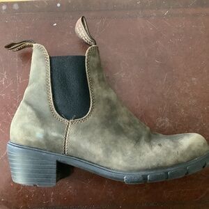 Blundstone heeled rustic brown Chelsea boots us6